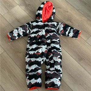 Adorable Columbia down filled snowsuit/bunting 12-18m